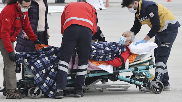 Prof. Dr. İlhan Başgöz, ambulans uçakla Türkiye'ye getirildi