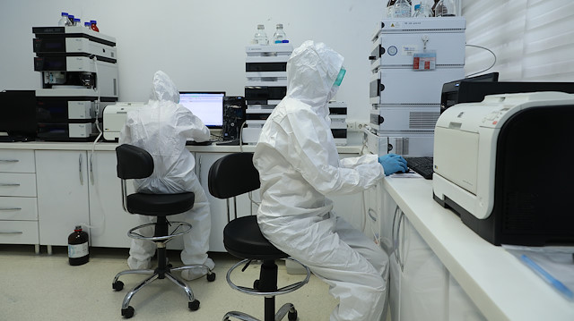 Analysing Covid-19 vaccine continue in the laboratories of the Turkish Ministry of Health

