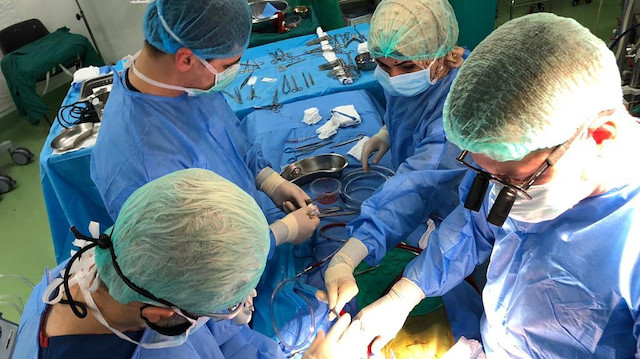Türk doktorlar bir haftada 7 bebeğe kalp ameliyatı yaptı.