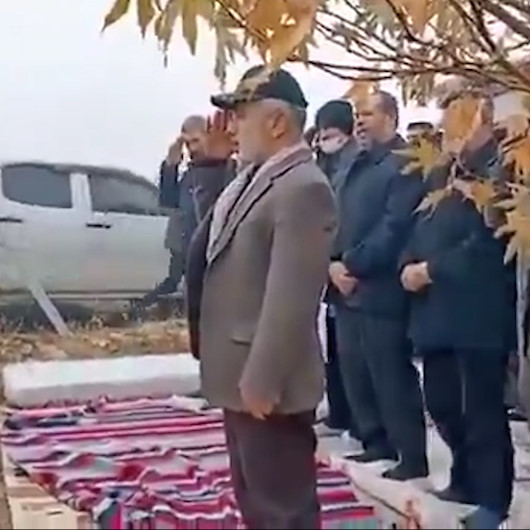 Kahramanmaraşta Kasım Süleymani posteri önünde yemin: Sen ölmedin huzurumuzdasın emrini bekliyoruz