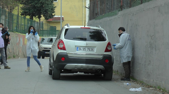 Olay yerine gelen polis ekipleri geniş çaplı araştırma başlattı.