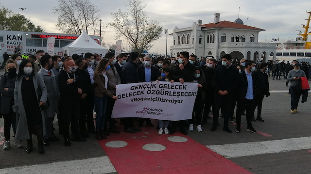 CHP Gençlik Kolları, Boğaziçi Üniversite'sindeki eylemlere destek verdi. 