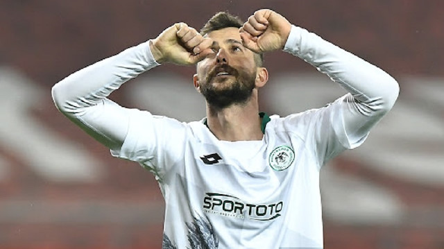 Uğur Demirok, yeşil-beyazlı formayla 48 maça çıktı ve 6 gol attı.