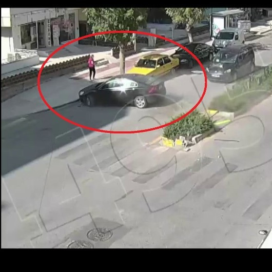 Çorumda yolun karşısına geçmek isteyen kadın ezilmekten saniyelerle kurtuldu