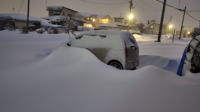 Ishikawa ve Toyama eyaletleri de şiddetli kar yağışından etkilendi. 