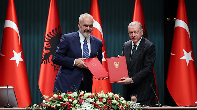 Arnavutluk Başbakanı Edi Rama ve Cumhurbaşkanı Erdoğan.