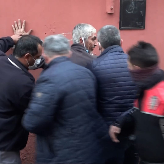 Adanada tabanca ile eşimi vurdum ihbarı polisi alarma geçirdi
