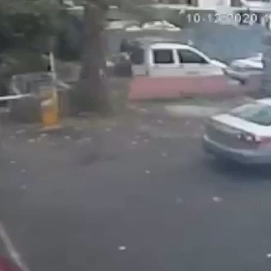 Kadıköy’de park halindeki kamyonetten karot makinesinin çalınması kamerada