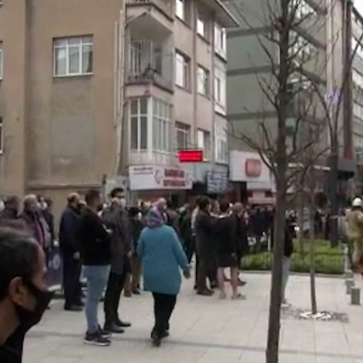 Çağlayan’da bir otelde çıkan yangını film izler gibi izlediler