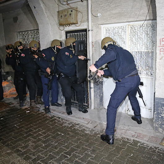 Adanada DEAŞ operasyonu: 6 gözaltı
