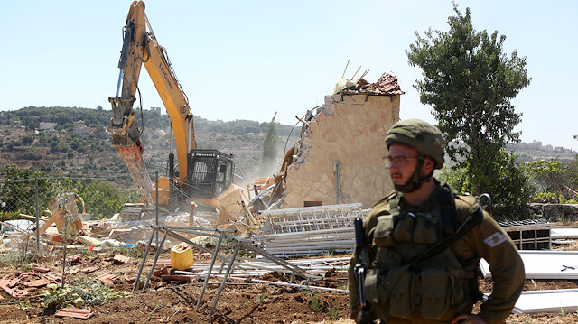 Israeli bulldozers come under fire after entering Gaza