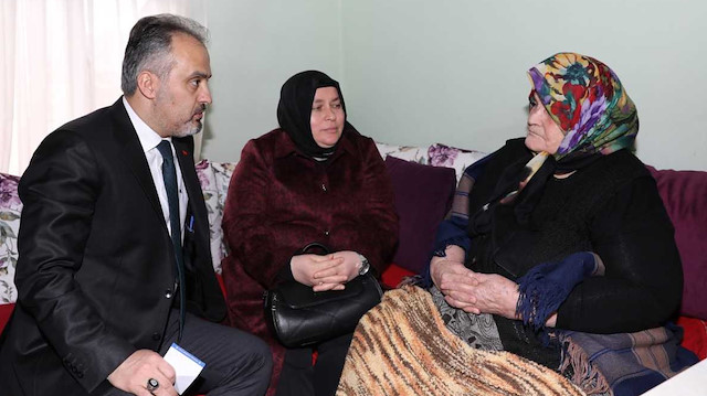  Bursa Büyükşehir Belediye Başkanı Alinur Aktaş, sağlıkta olduğu gibi hastalıkta vatandaşların yanında olduklarını vurguladı.