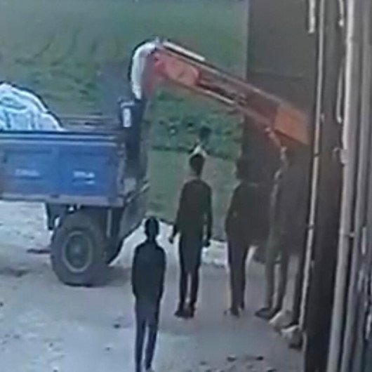 Mardinde 50 kiloluk gübre torbası çiftçinin üzerine düştü