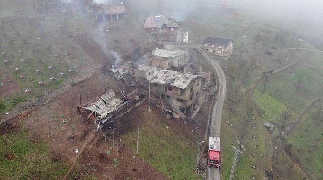 Trabzon'un Araklı'da yangının hasarı gün ağarınca ortaya çıktı