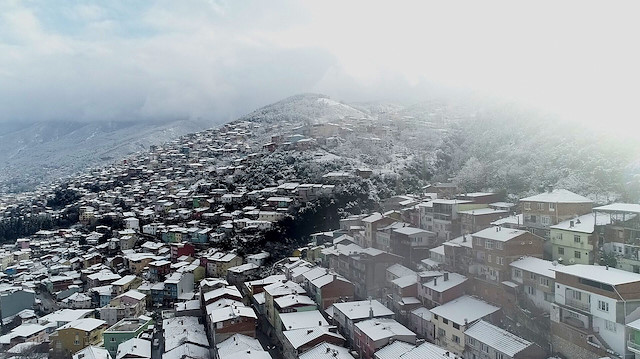 Bursa’da karla bulutların dansı drone ile görüntülendi