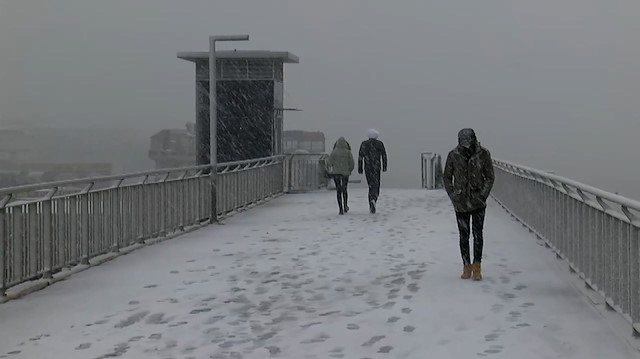 İstanbul'da beklenen kar yağışı etkili olmaya başladı