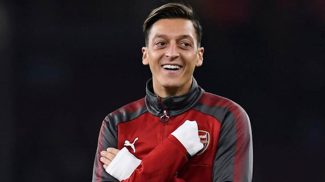 Mesut Özil sezon başında Arsenal'da kadro dışı bırakılmıştı.