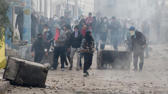 تونس.. توقيف أكثر من 200 شخص في أحداث الليلة الماضية 