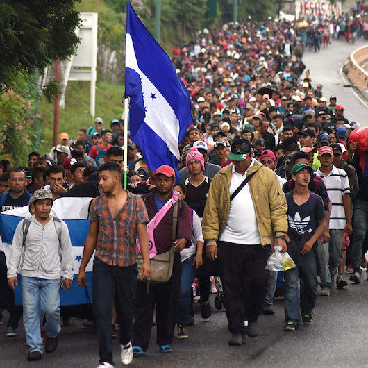 Guatemala ordusu Honduraslı göçmenleri joplarla dövdü