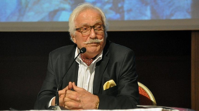 وفاة المؤرخ والكاتب التركي "نيازي برنجي" عن 76 عامًا
