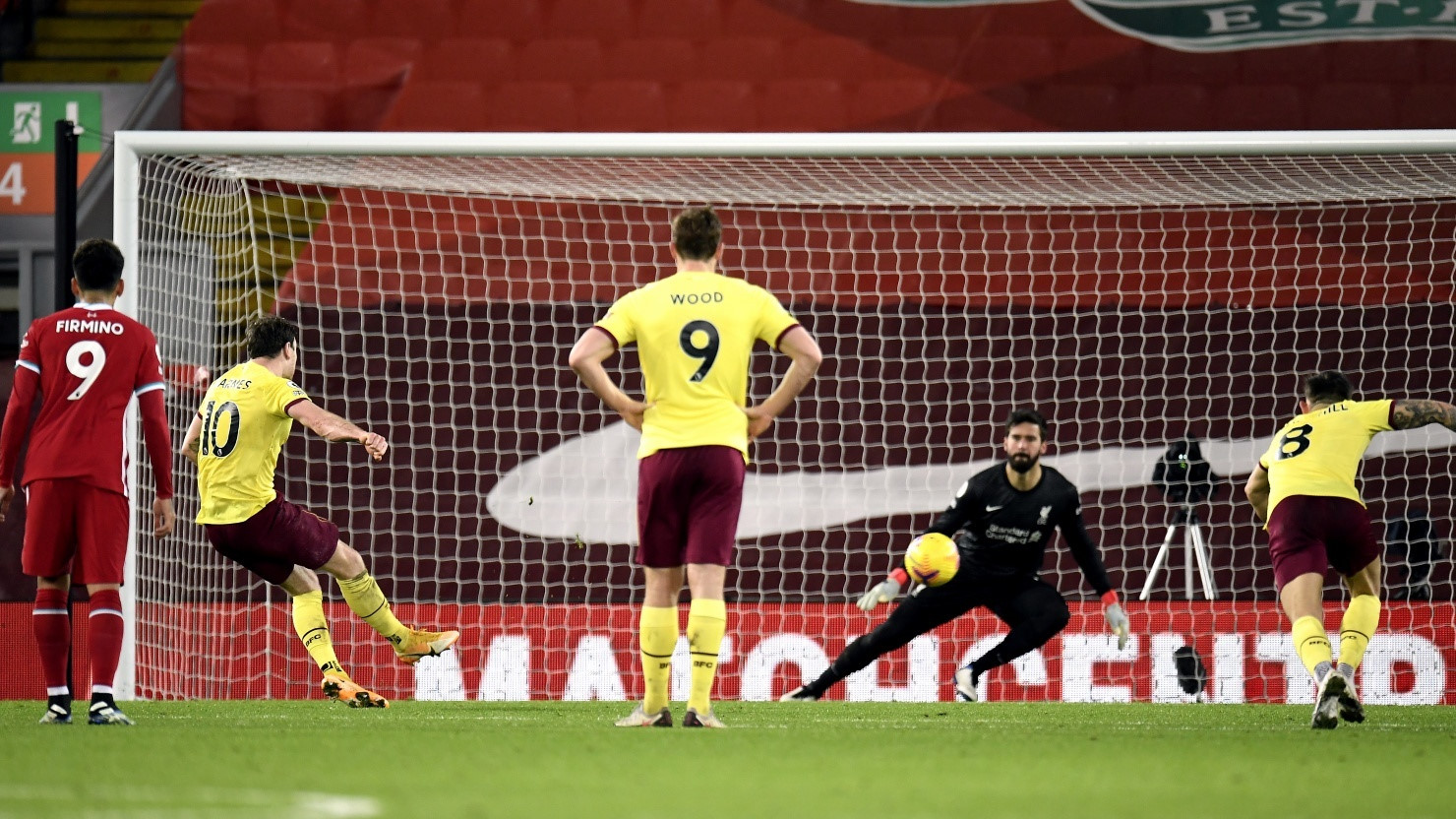 Barnes, Alisson Becker'i böyle mağlup etti.