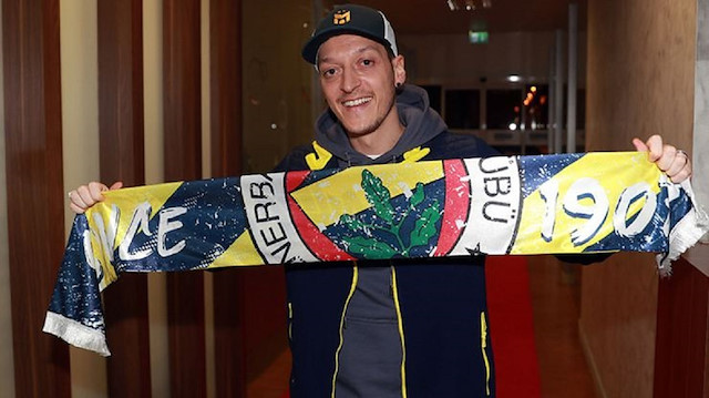 Mesut Özil'in transferi dünya basınında büyük yankı uyandırdı.