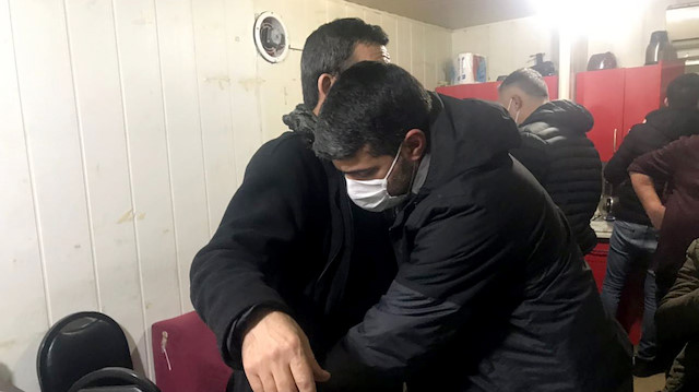 20 metrekarelik konteynerde 14 kişi kumar oynarken yakalandı