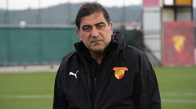 Teknik direktör Ünal Karaman, Göztepe ile 2,5 yıllık sözleşme imzaladı.