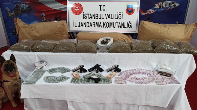 İstanbul İl Jandarma Komutanlığı ekipleri, uyuşturucu madde kaçakçılığı ile mücadeleye yönelik yaptığı çalışmalar sürüyor.
