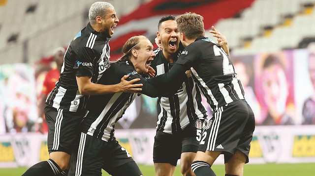 Siyah-beyazlılar, ilk yarıda geriye düştüğü maçı, ikinci yarıda Ljajic ve Aboubakar ile bulduğu gollerle çevirdi.