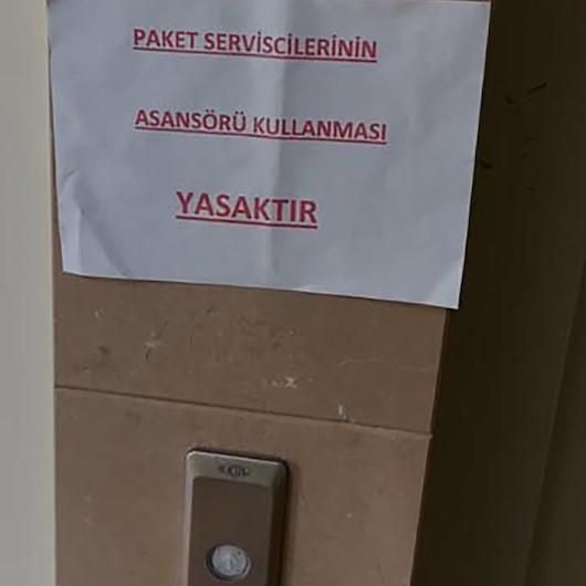 İzmirde asansöre binmeleri yasaklanan kuryeler öfkeli: İkinci sınıf insan muamelesi yapılıyor