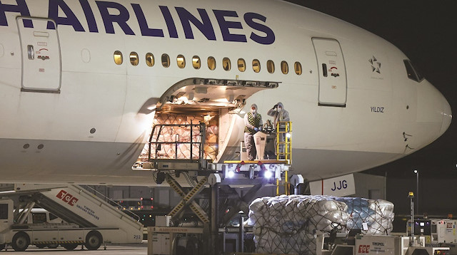 Kovid-19 aşılarını taşıyan Türk Hava Yolları’na ait “TK 6175” sefer sayılı “Boeing 777” tipi uçak, dün saat 06.15’te İstanbul Havalimanı’na indi. 