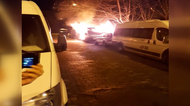 Bahçelievler'de park halindeki panelvan alev topuna döndü