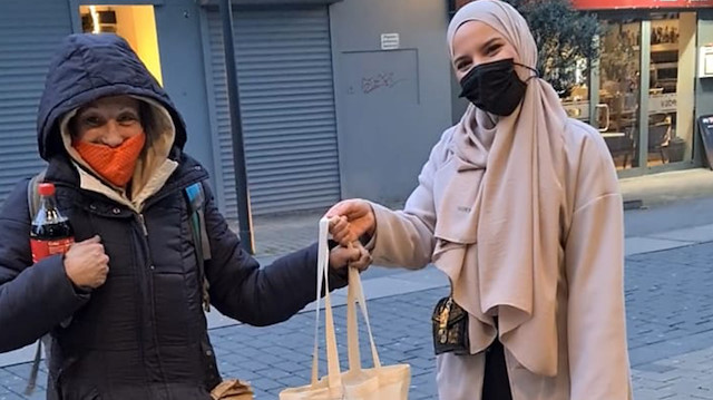 شبان مسلمون يطلقون حملة لدعم المشردين في ألمانيا