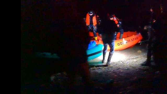 İki balıkçı mahsur kaldığı bölgeden AFAD ekipleri tarafından kurtarıldı.