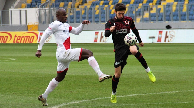 ​Gençlerbirliği-Antalyaspor  karşılaşmasından bir kare