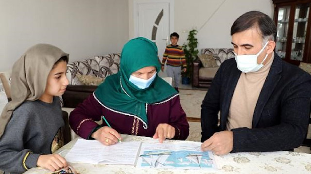 Öğretmen, mühendis, doktor, hemşire: Büyük fedakarlıkla 10 çocuğunu da okuttu
