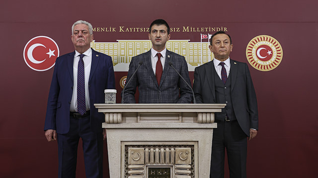 Özcan Özel, Mehmet Ali Çelebi, Hüseyin Avni Aksoy (Soldan sağa)