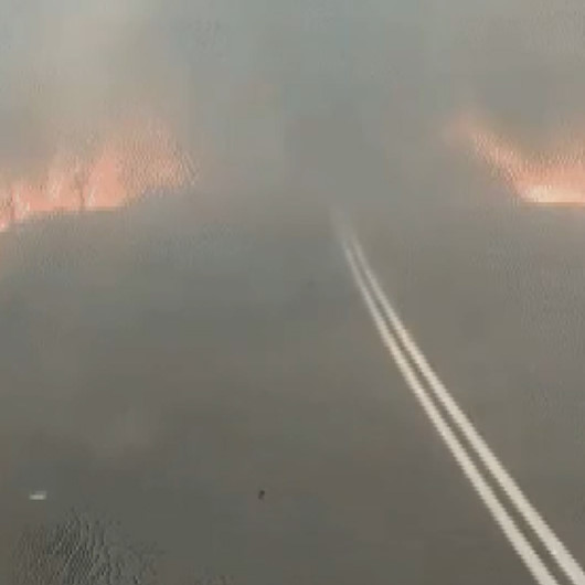 Avustralyada dev yangın: Yangın yerleşim yerlerine sıçradı