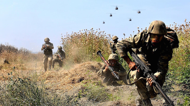 Barış Pınarı ve Fırat Kalkanı bölgesine sızma girişiminde bulunan 5 PKK/YPG'li terörist etkisiz hale getirildi.