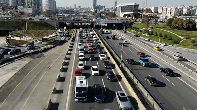 İstanbul'da trafik yoğunluğu yüzde 72’ye çıktı.