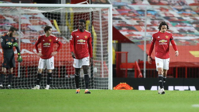 Manchester United'lı futbolcular mücadele sonrası büyük üzüntü yaşadı.
