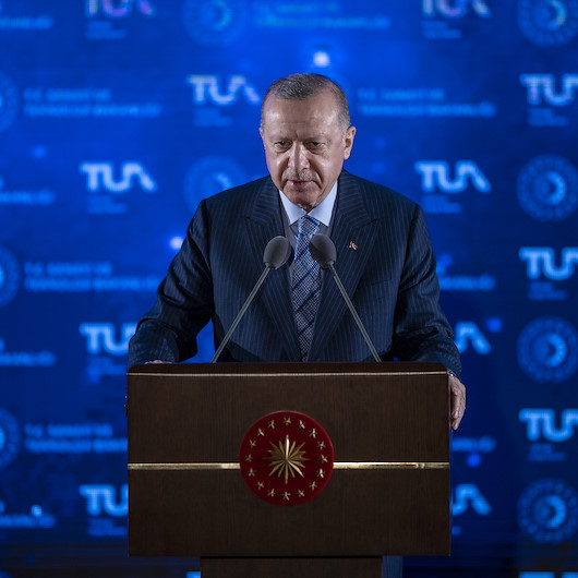 Cumhurbaşkanı Erdoğandan Macrona sert tepki: Bizim ellerimizde kan yok ama sizde kan var
