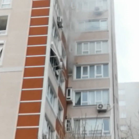 Bahçelievlerde 14 katlı binanın 6ncı katında patlama