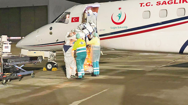 Türk vatandaşı Kandaz, Sağlık Bakanlığı’nın ambulans uçağı ile tedavi edilmek üzere Ankara’ya getirildi.