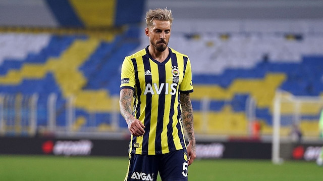 Sosa Fenerbahçe formasıyla çıktığı 18 maçta 3 gol 1 asistlik performans sergiledi. 