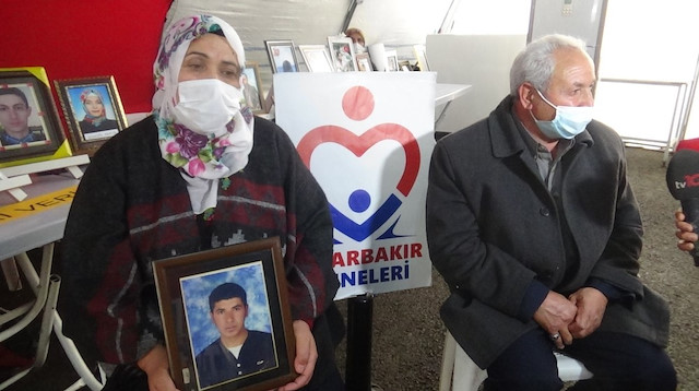 PKK tarafından dağa kaçırıldığı öğrenilen Nevzat Eregli’nin annesi Güli ile babası İbrahim Eregli.