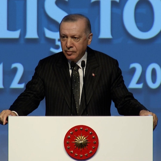 Cumhurbaşkanı Erdoğan: 40 bin tablet dağıtmakla övünüyorlar, Şahinbey Belediyesinin dağıttığı 50 bin tableti görmüyorlar
