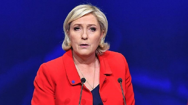 ​حقد وكره وعنصرية.. الزعيمة الفرنسية مارين لوبان: يجب تدمير الإسلام!