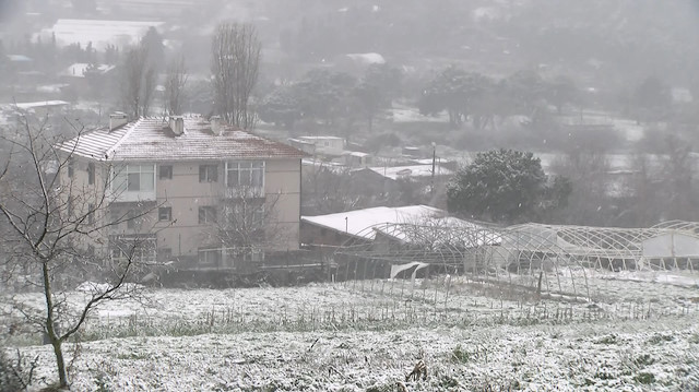 İstanbul'da beklenen kar yağışı başladı.